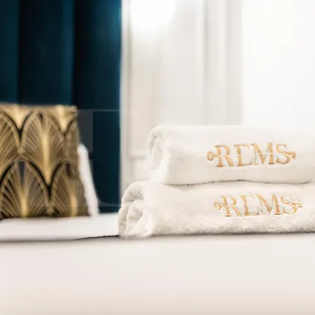 Glamorous Flat In The Heart Of By Rems * Malaga
