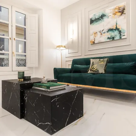 Apartment Glamorous Flat In The Heart Of By Rems *