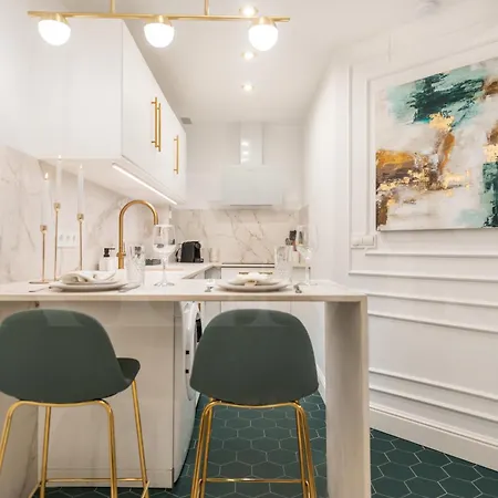 Glamorous Flat In The Heart Of By Rems Malaga